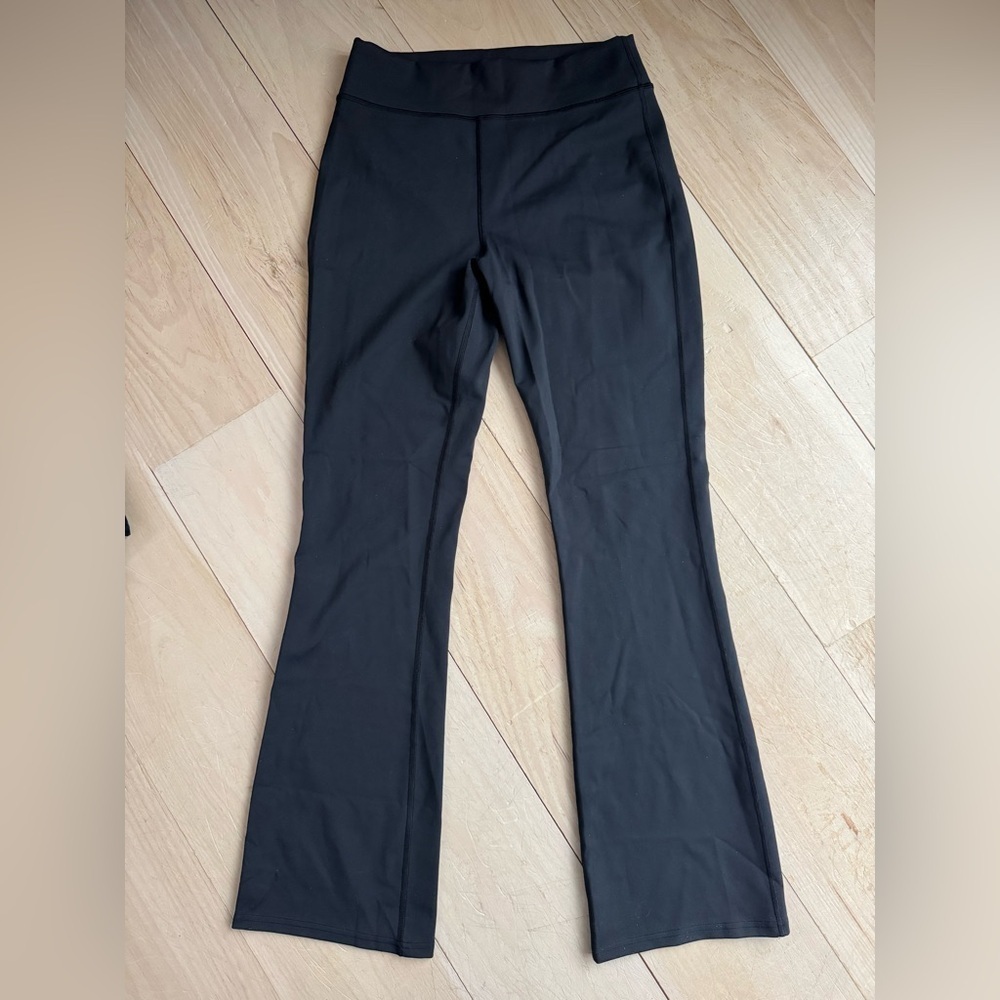 Outdoor Voices Pant in black